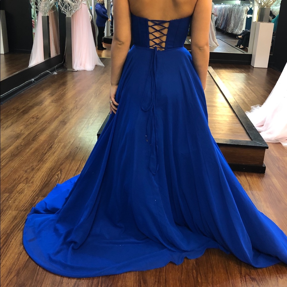 Prom Dress💙 - Picture 2 of 5